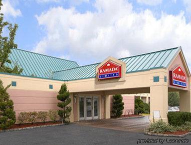 Ramada By Wyndham Hotel 2*